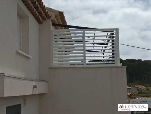 fermeture de balcon en brise vent / brise soleil lames aluminium